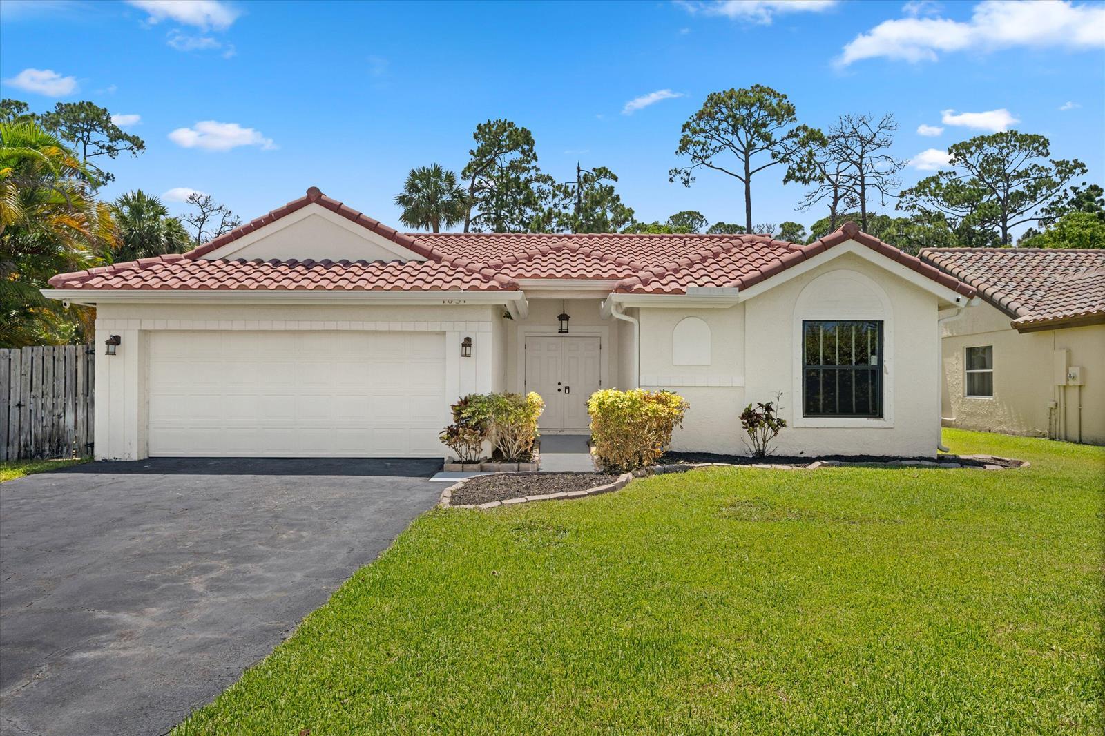 1051 New Parkview Place, Haverhill FL 33417 photo 3