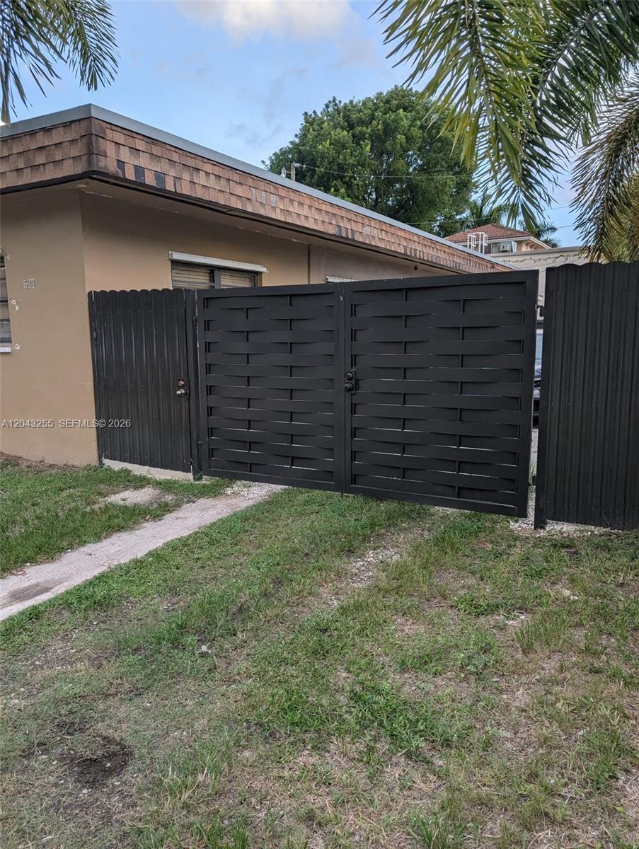 633 NW 1st St # 2, Florida City FL 33034 photo 3