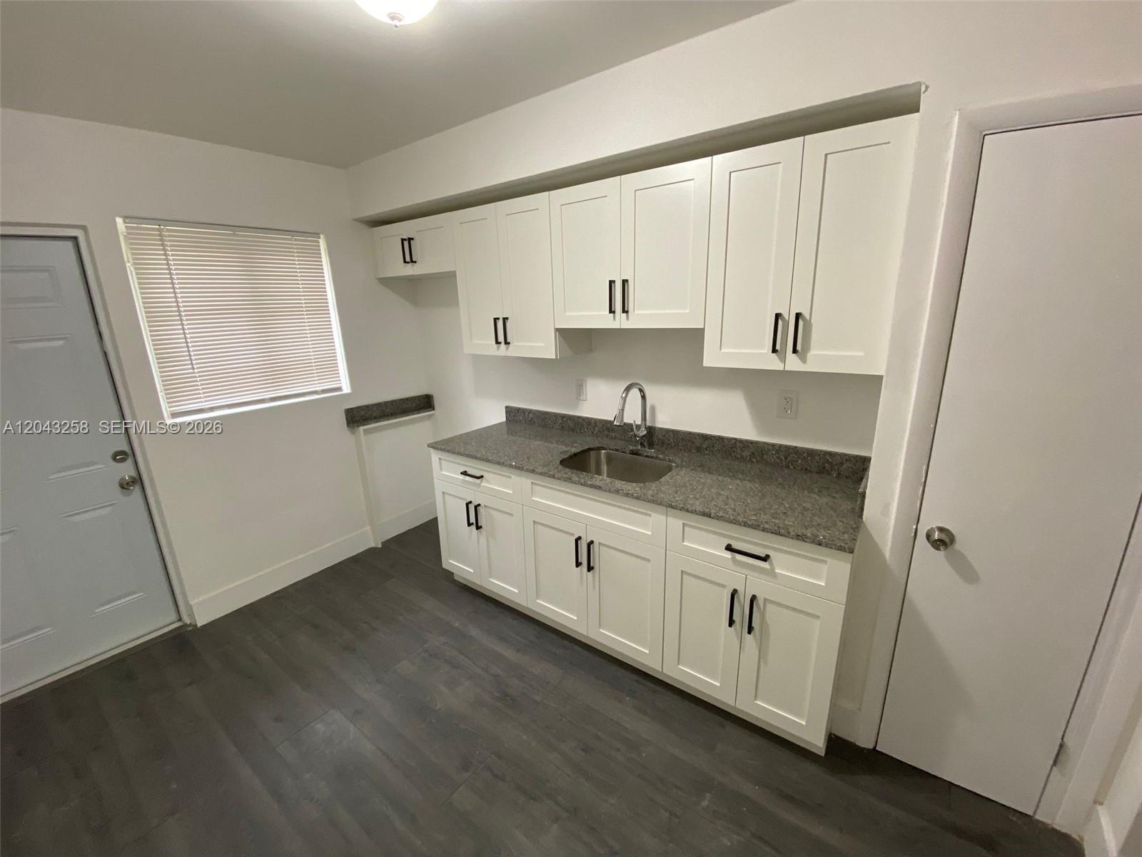 1842 Madison St # 3, Hollywood FL 33020