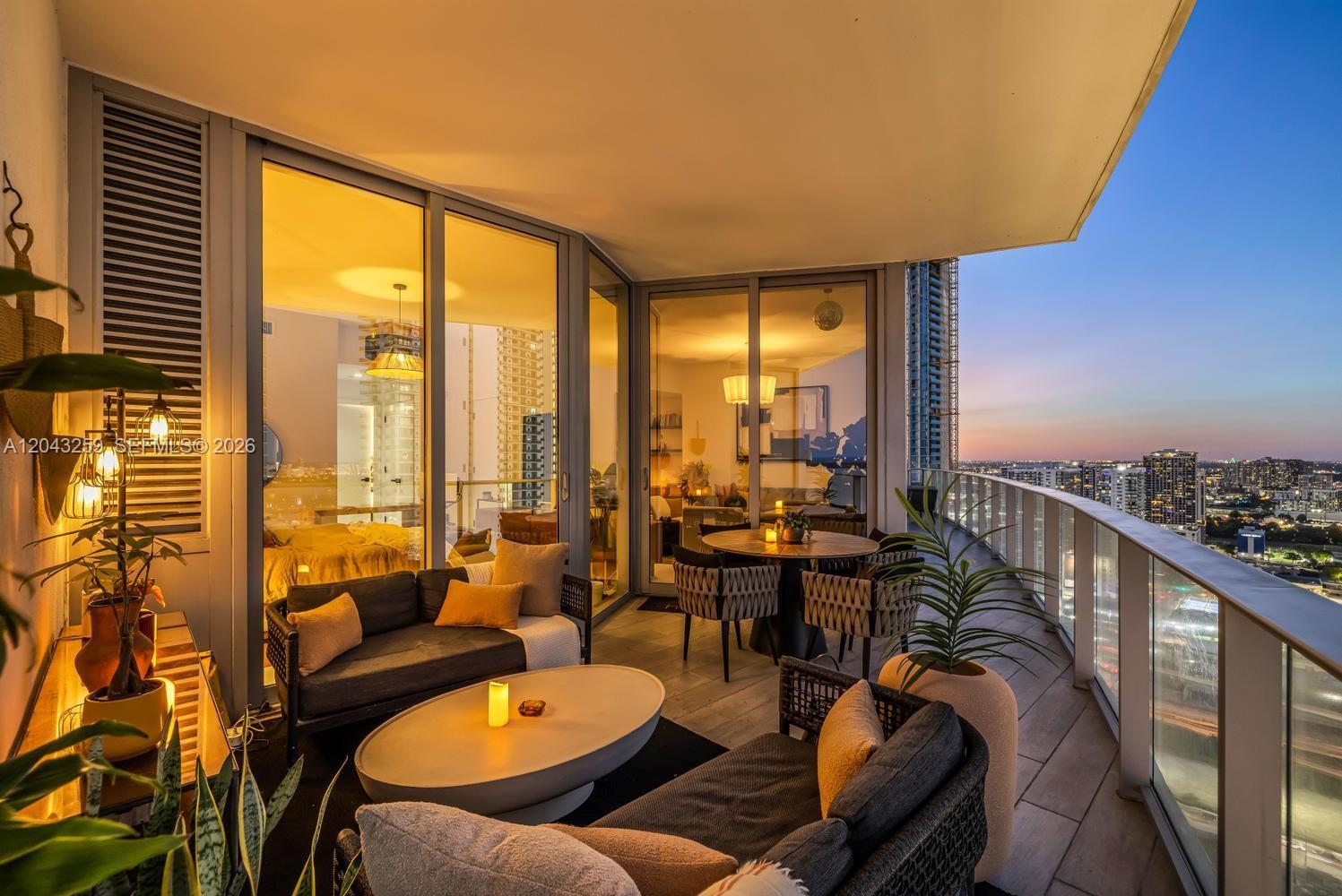 851 NE 1st Ave # 3403, Miami FL 33132 photo 2