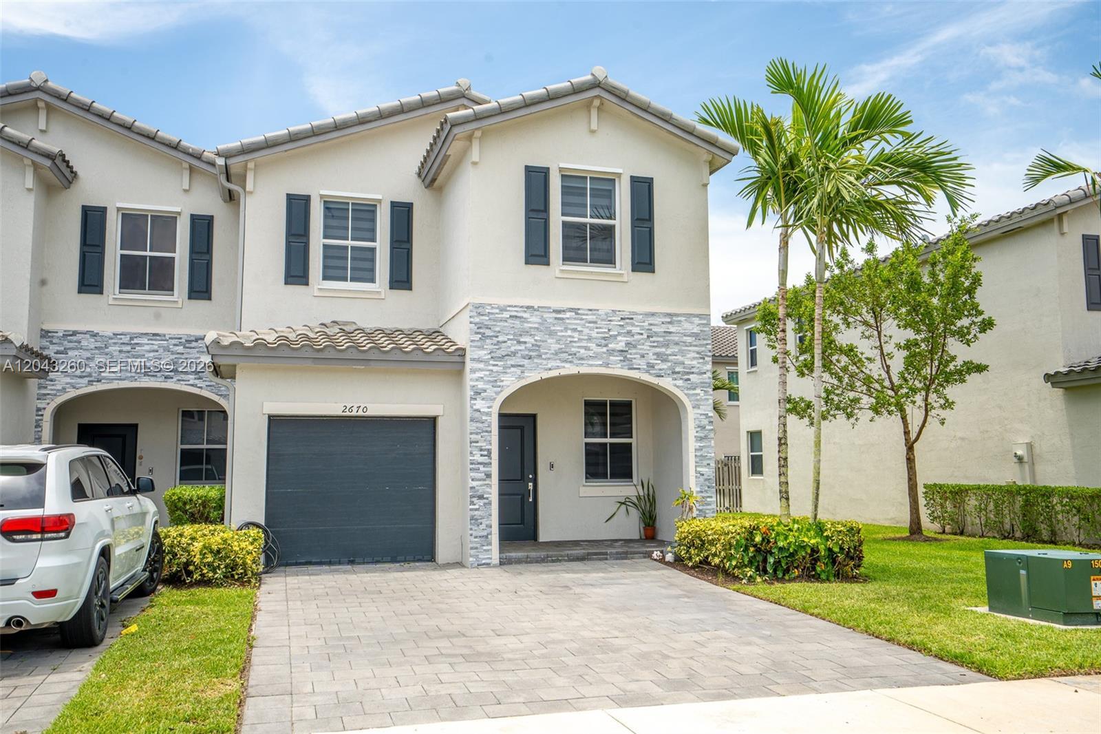 2670 SE 12th St, Homestead FL 33035 photo 2