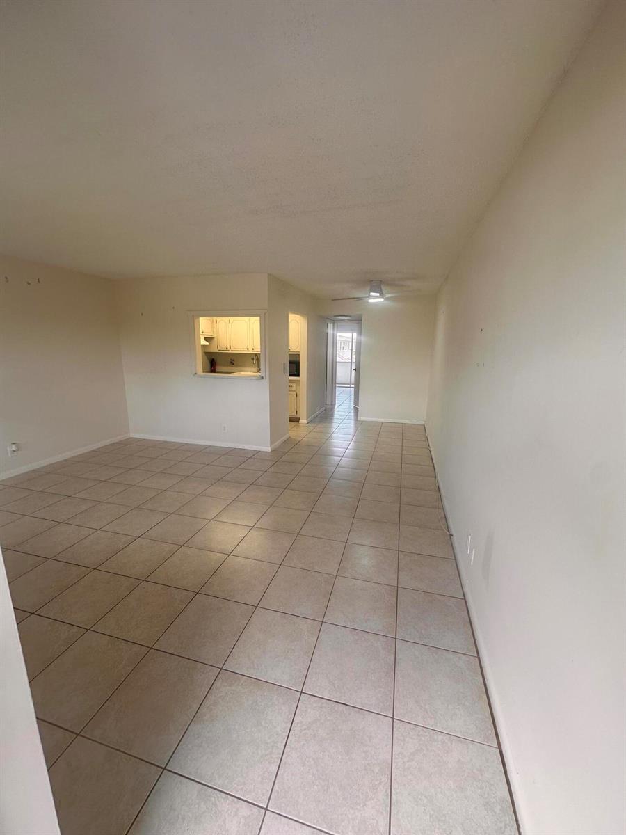 39 Cambridge B, West Palm Beach FL 33417 photo 3