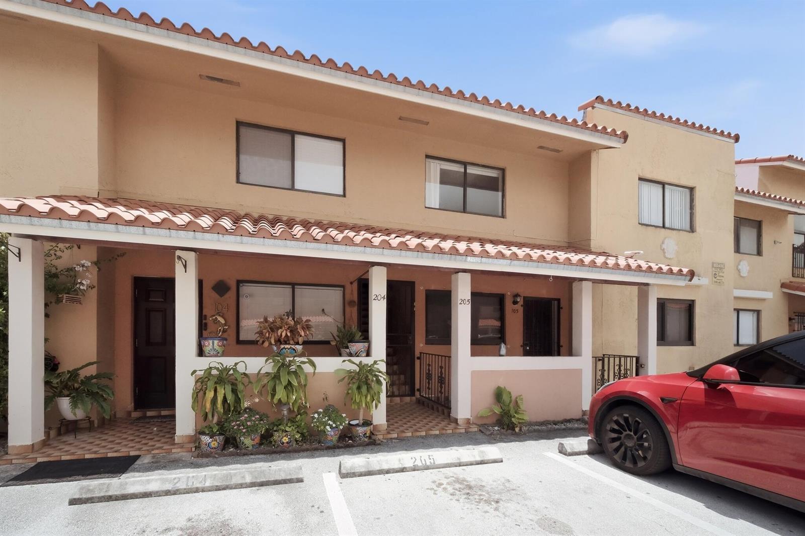 2710 W 60th Place # 205, Hialeah FL 33016 photo 2