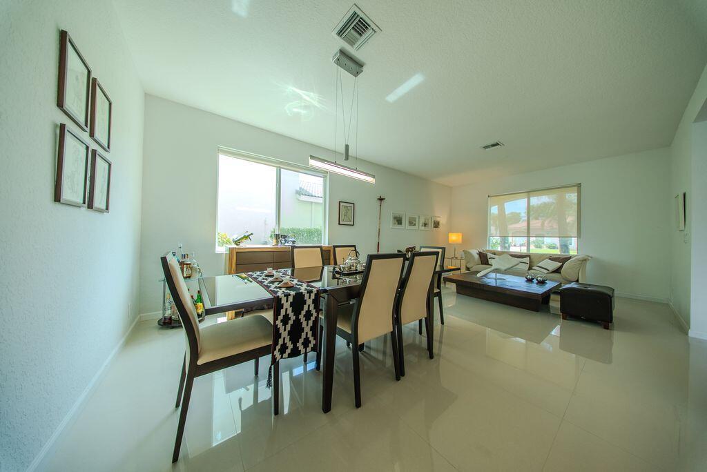 163 Bella Vista Way, Royal Palm Beach FL 33411 photo 4