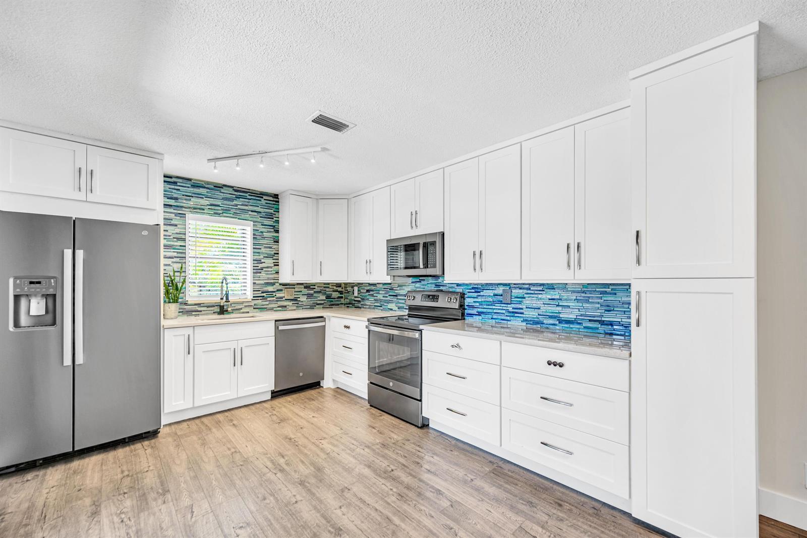 2620 NW 99th Avenue, Coral Springs FL 33065 photo 2