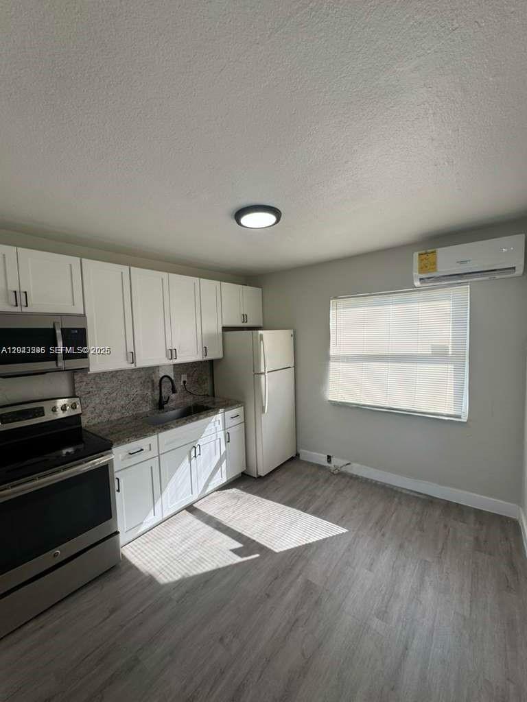 Riviera Beach, FL 33404 photo 3