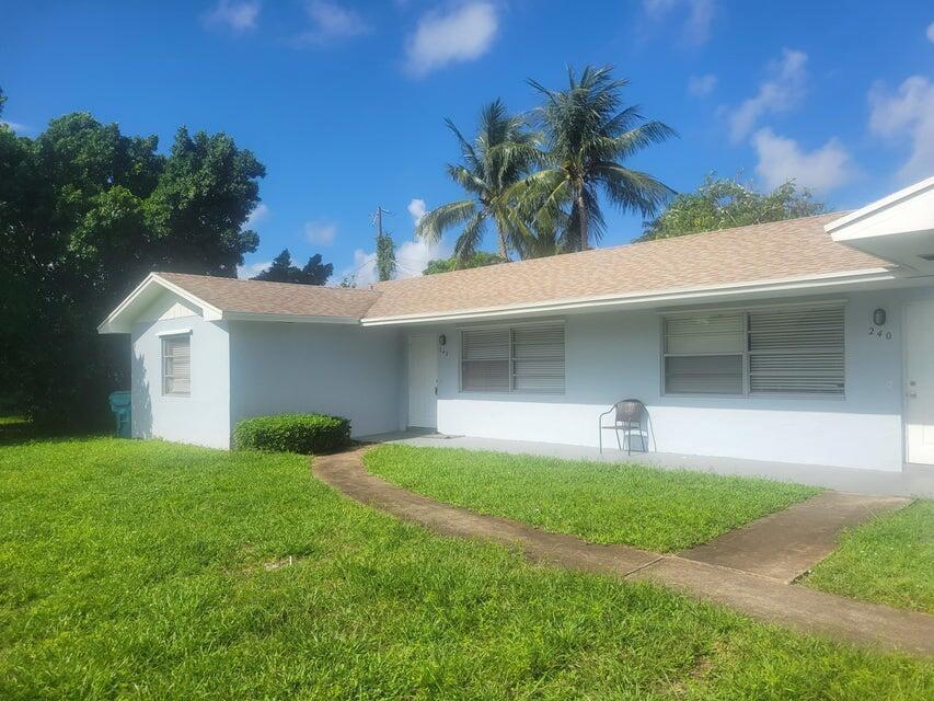 242 SE 24th Avenue, Boynton Beach FL 33435 photo 2