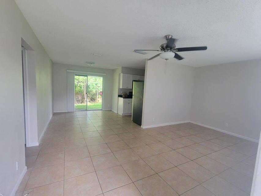 242 SE 24th Avenue, Boynton Beach FL 33435 photo 3