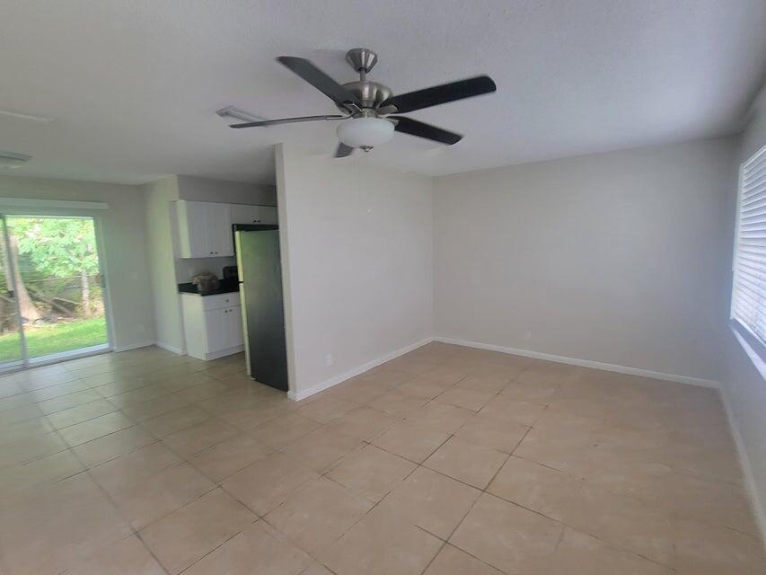 242 SE 24th Avenue, Boynton Beach FL 33435 photo 4