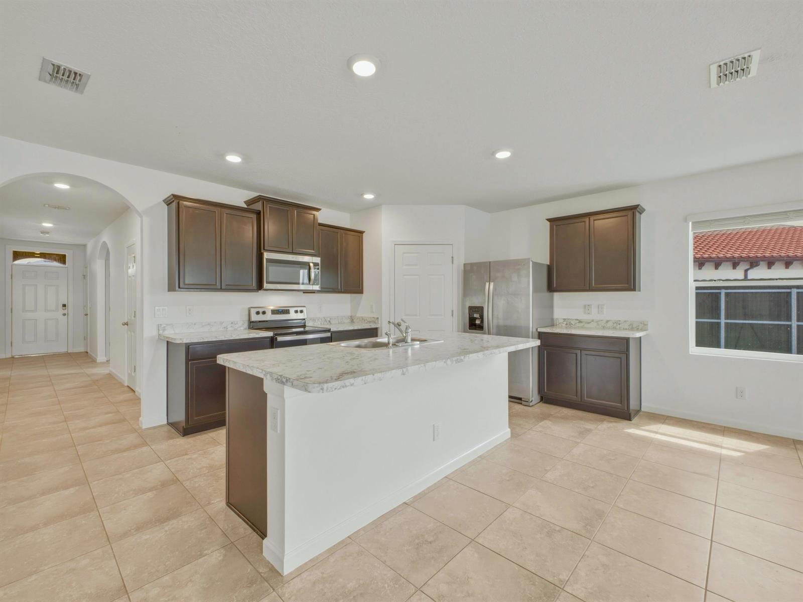718 SW Crean Terrace SW, Port St. Lucie FL 34953 photo 4