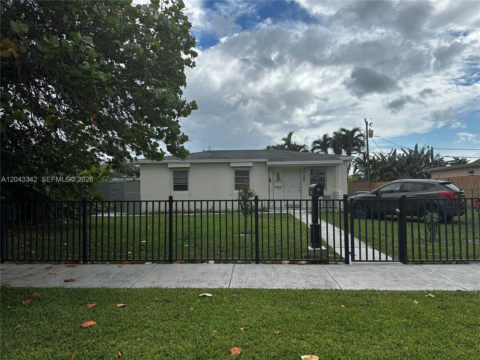 7540 SW 37th St, Miami FL 33155