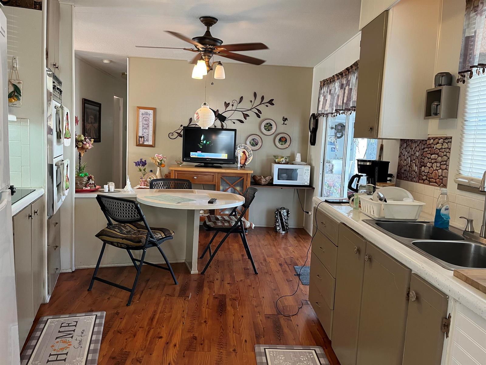 8708 SW 16th Street, Davie FL 33324 photo 4