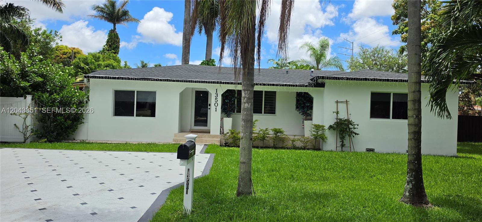 13501 NE Miami Ct, Miami FL 33161 photo 2