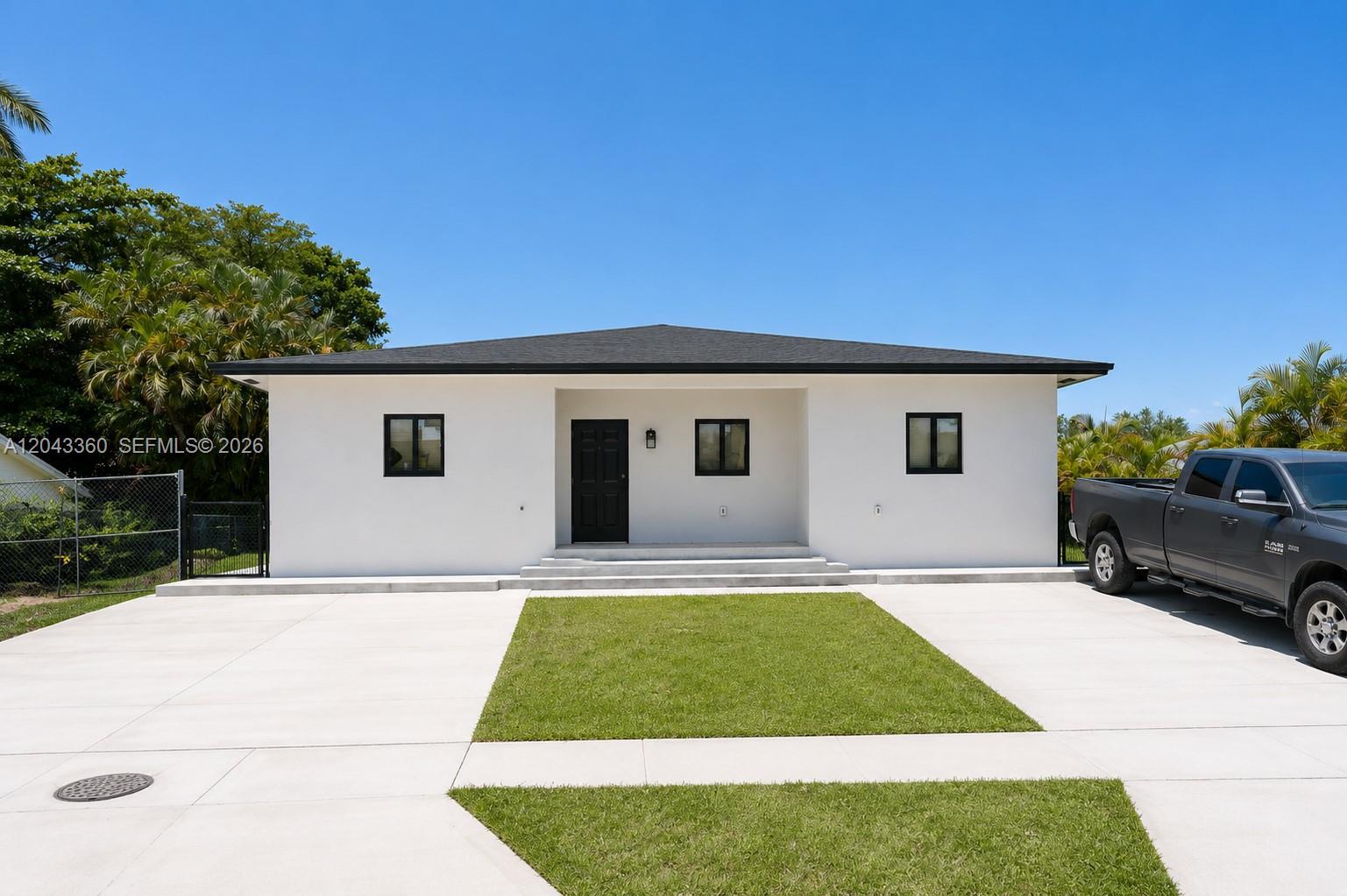 13720 NE 2nd Court, North Miami FL 33161 photo 2