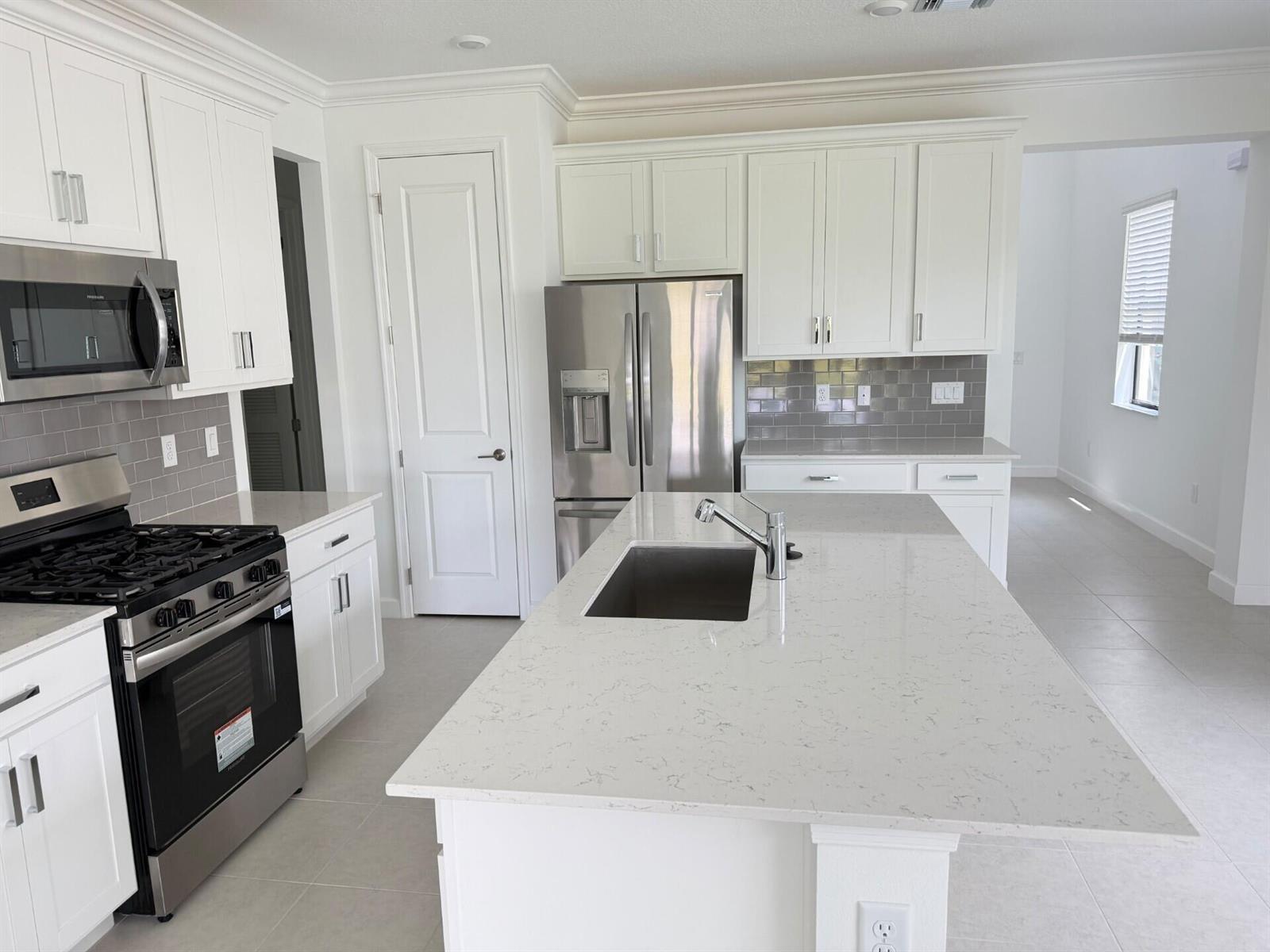 10676 NW Wilgrove Lane, Port St. Lucie FL 34987 photo 3