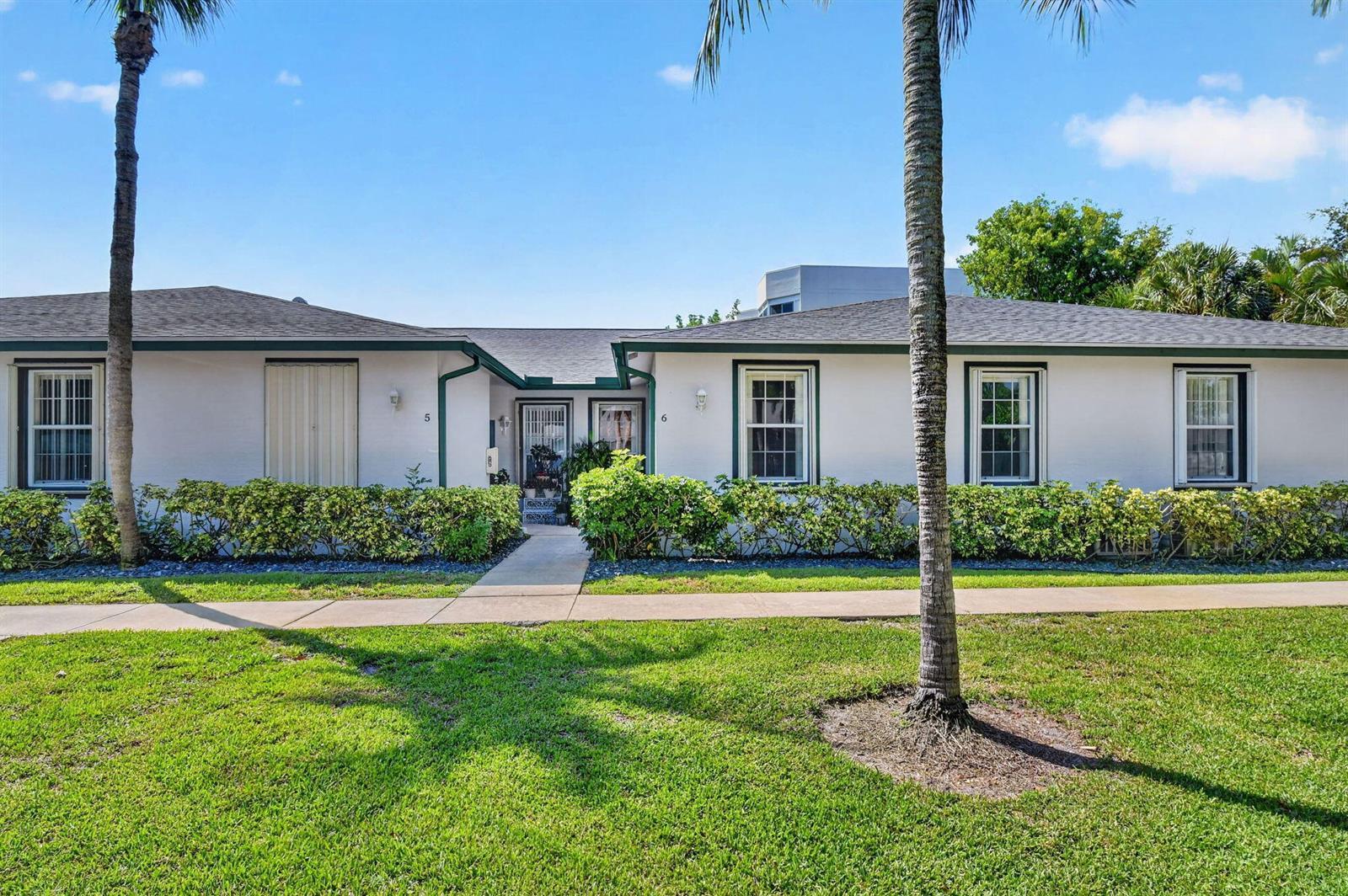 3162 Via Poinciana # 6, Lake Worth FL 33467