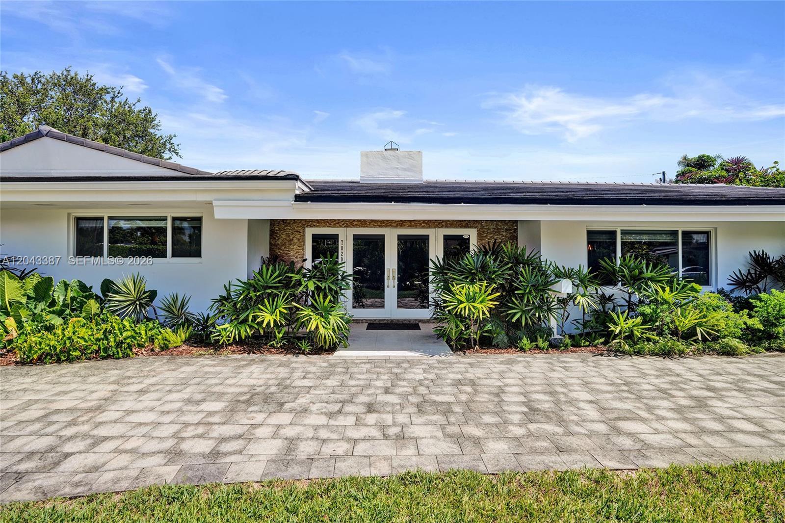 7820 SW 134th St, Pinecrest FL 33156 photo 2