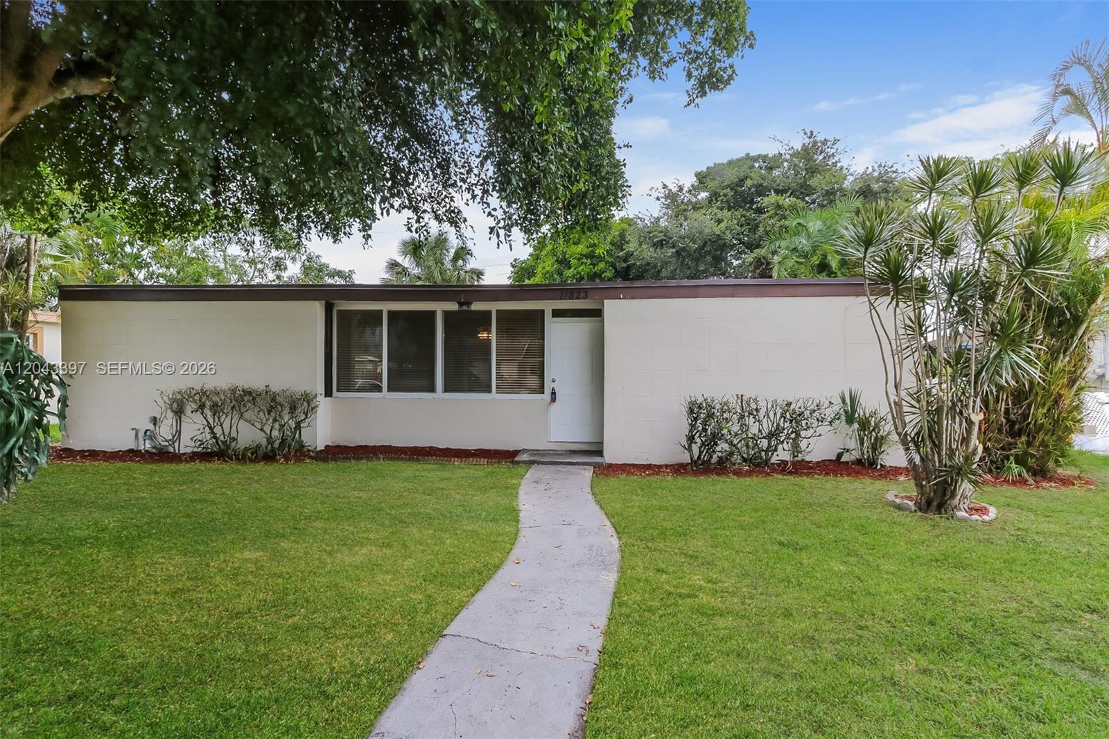 11823 Dahlia Dr, Royal Palm Beach FL 33411