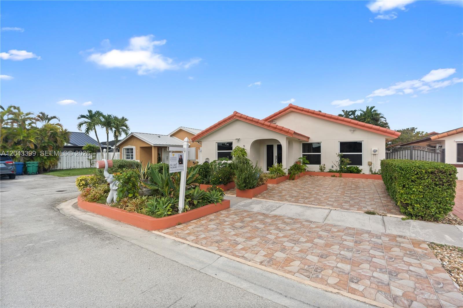 910 SW 140th Ave, Miami FL 33184 photo 2
