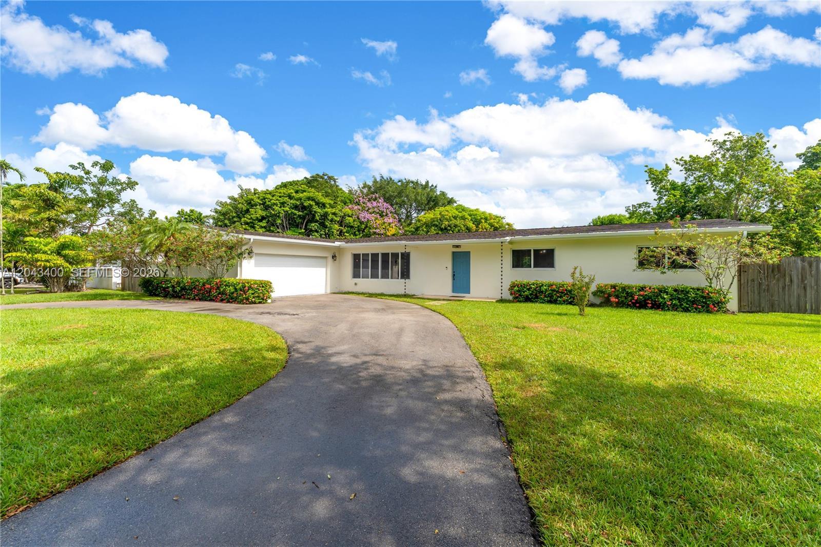 8255 SW 134th St, Pinecrest FL 33156