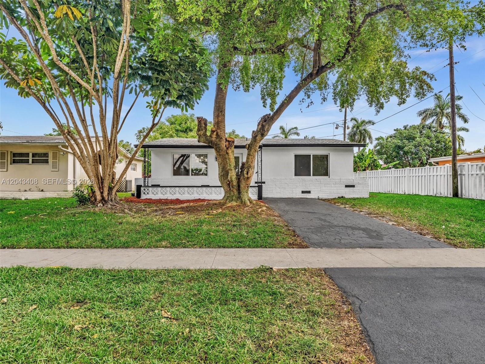8145 Sunset Strip, Sunrise FL 33322 photo 2