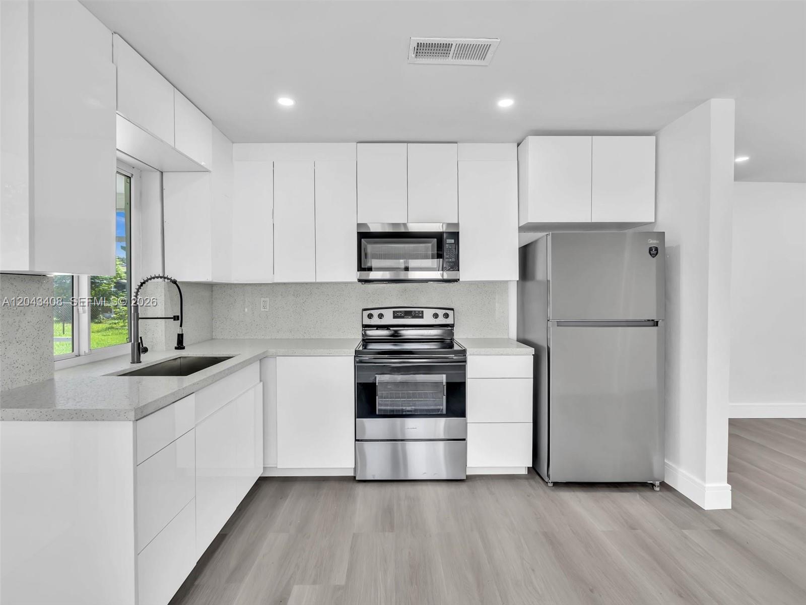 8145 Sunset Strip, Sunrise FL 33322 photo 4