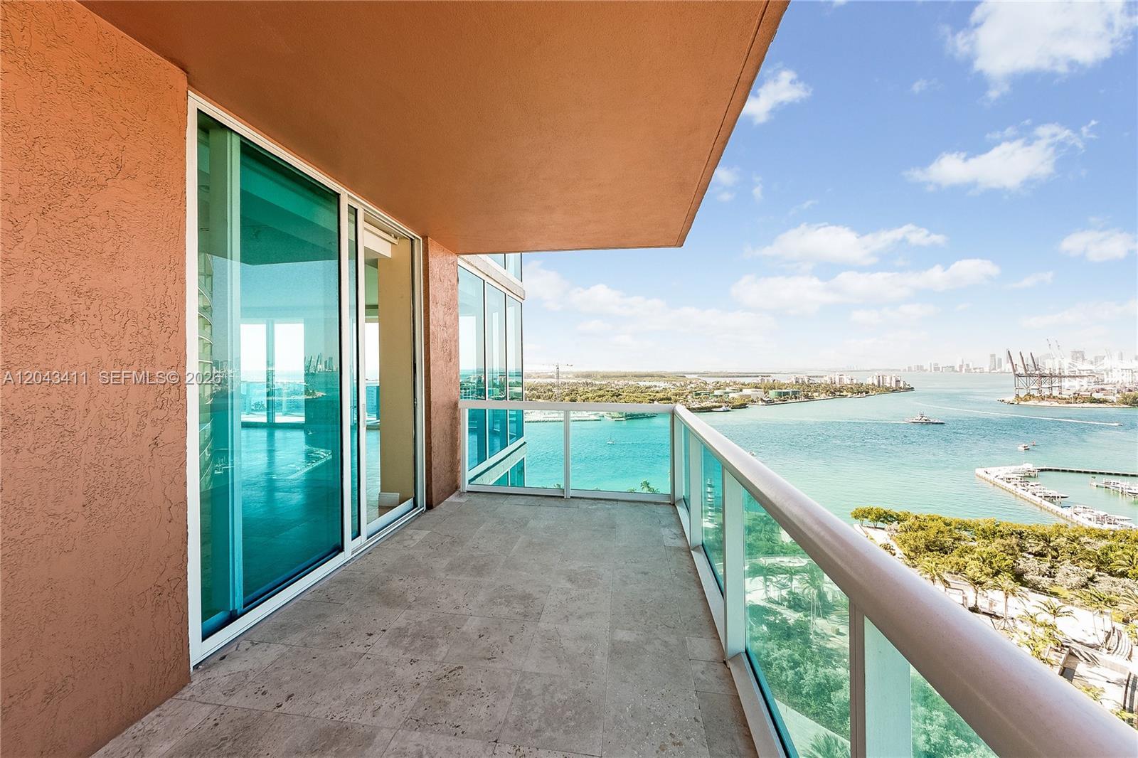300 S Pointe Dr # 2103, Miami Beach FL 33139 photo 4