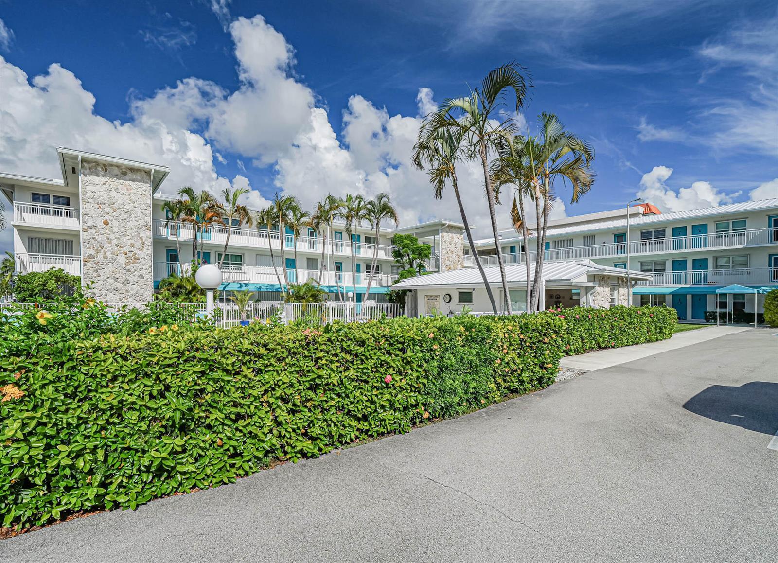 37 Yacht Club Drive # 310, North Palm Beach FL 33408 photo 3