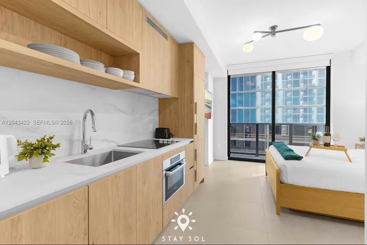 11 NE 6th St # 1606, Miami FL 33132 photo 2