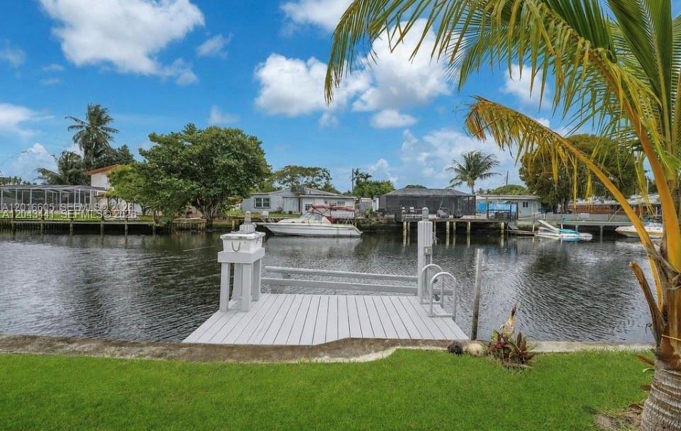 2718 Sherman St, Hollywood FL 33020