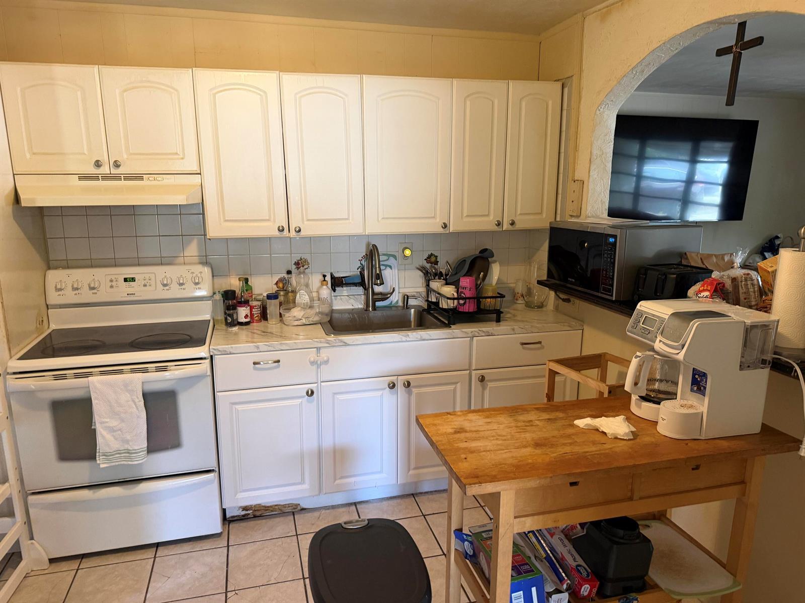 2640 NE 8th Terrace, Pompano Beach FL 33064 photo 2