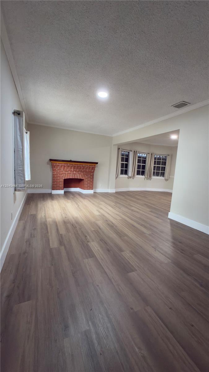 103 NW 35th St, Miami FL 33127 photo 2