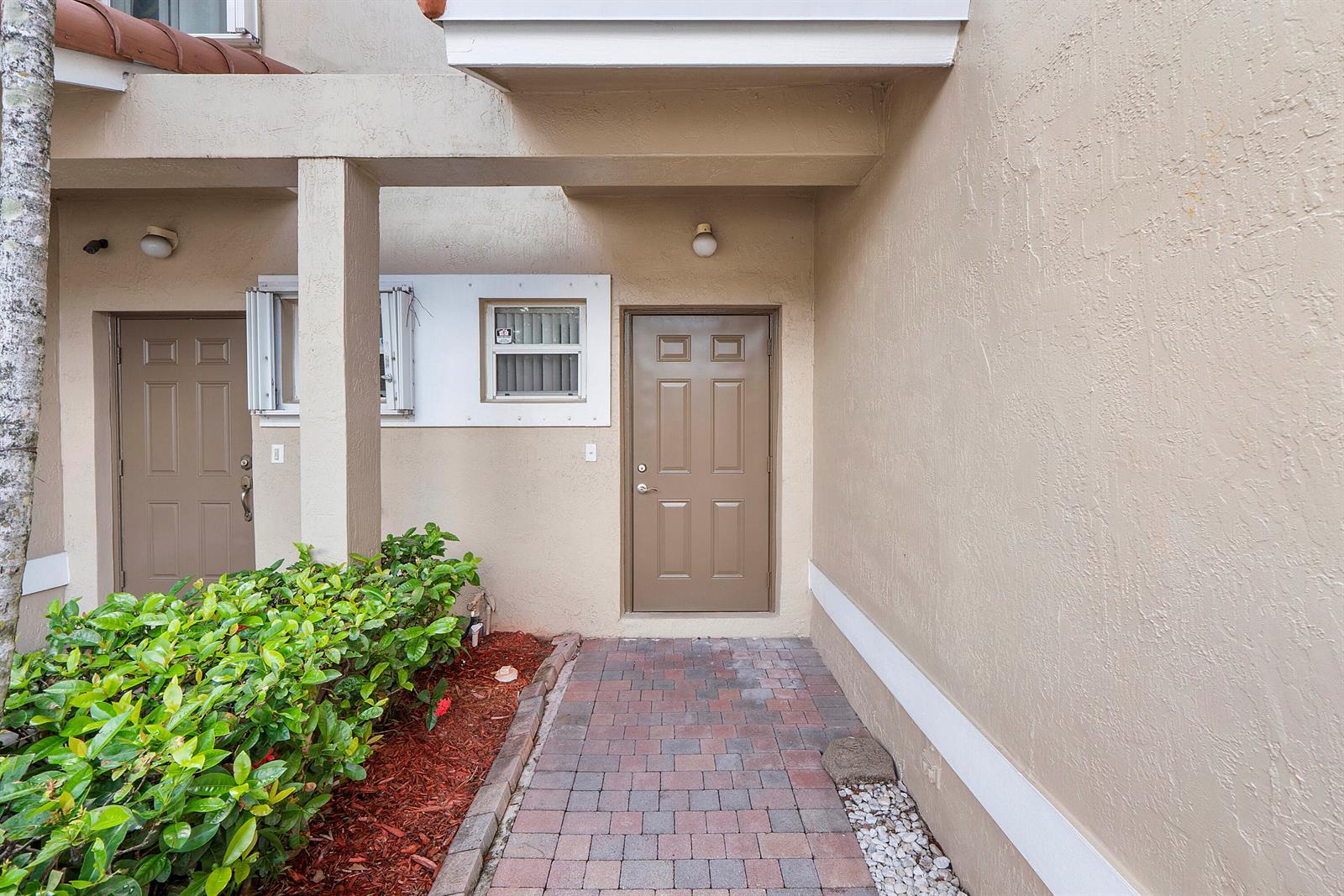 5540 NW 90th Terrace, Sunrise FL 33351 photo 3
