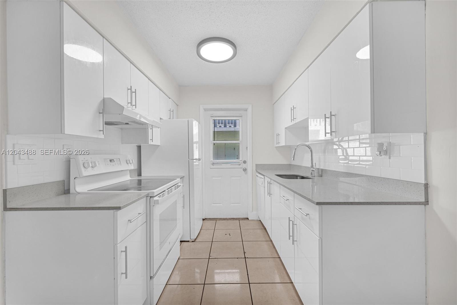 861 SW 74 TER # D, North Lauderdale FL 33068 photo 3