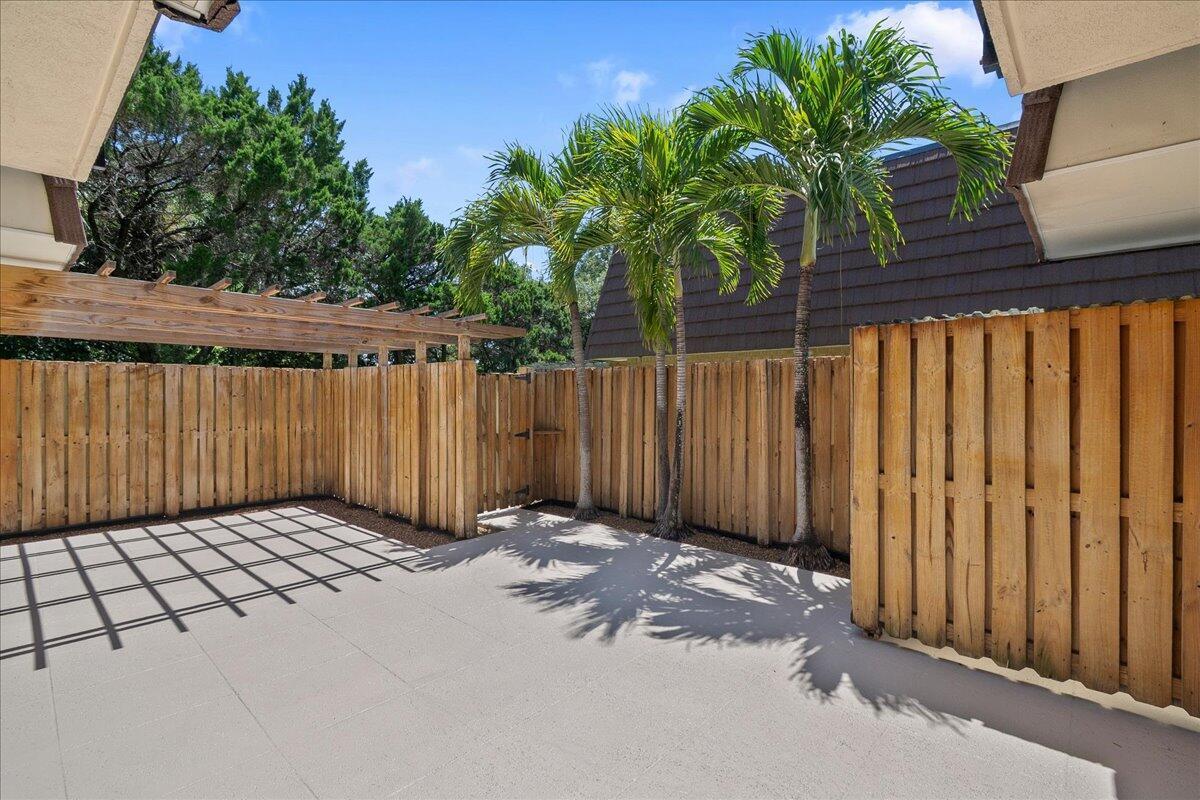 2108 21st Lane, Palm Beach Gardens FL 33418 photo 3