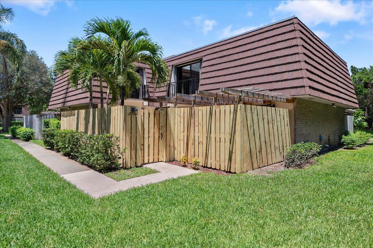 2108 21st Lane, Palm Beach Gardens FL 33418