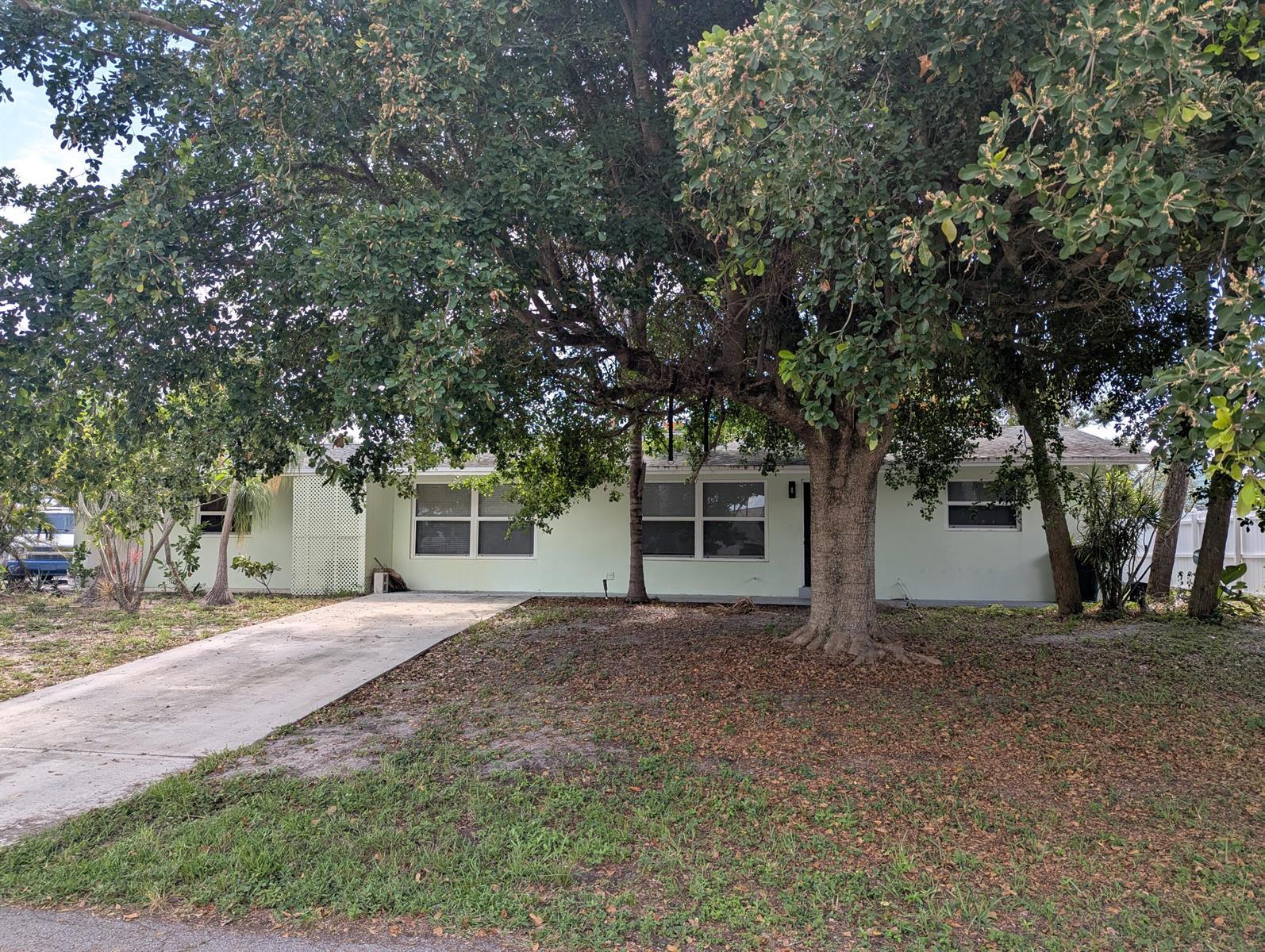 19930 Seabrook Road, Jupiter FL 33469 photo 2