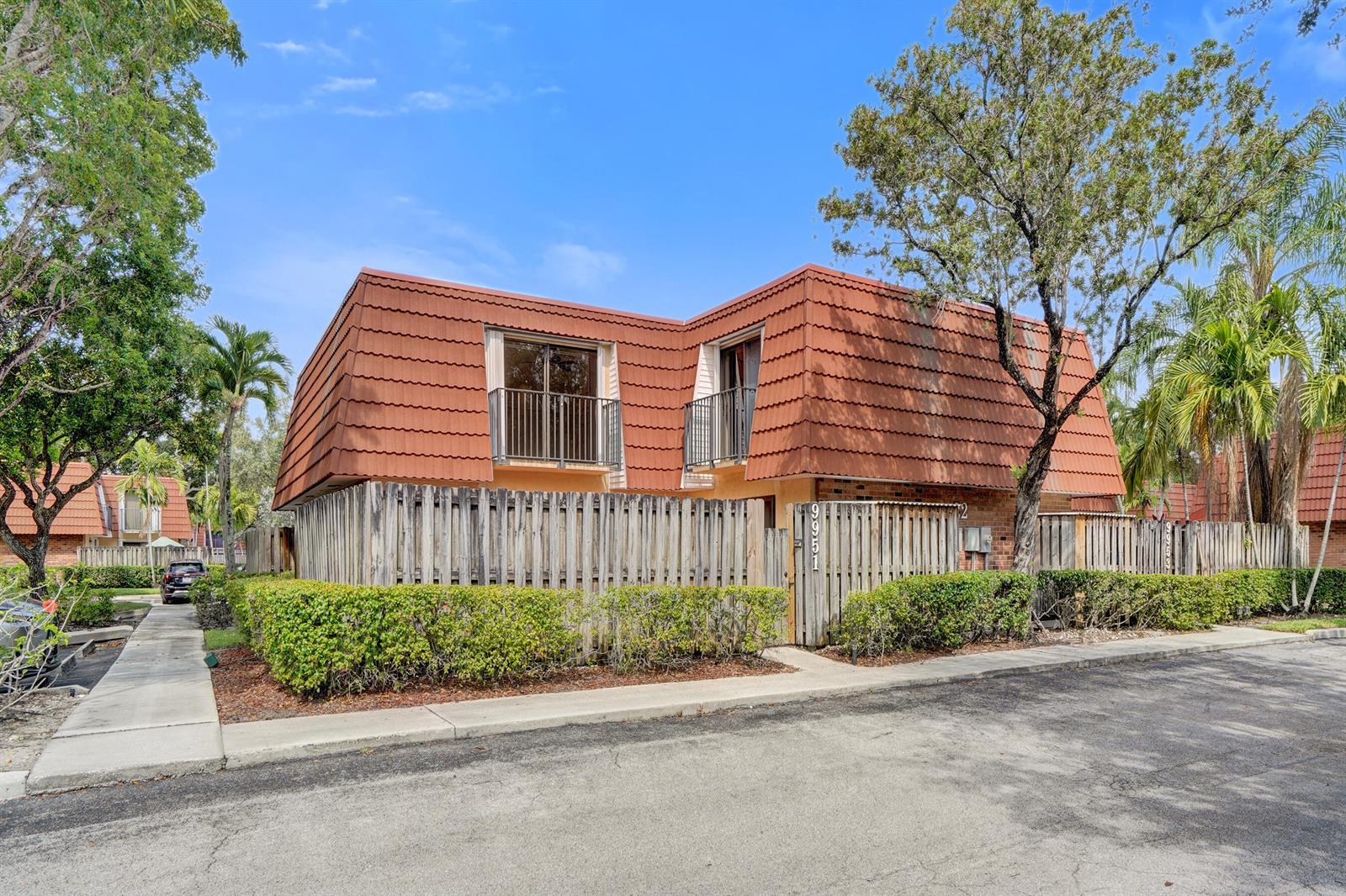 9951 NW 6th Court, Plantation FL 33324
