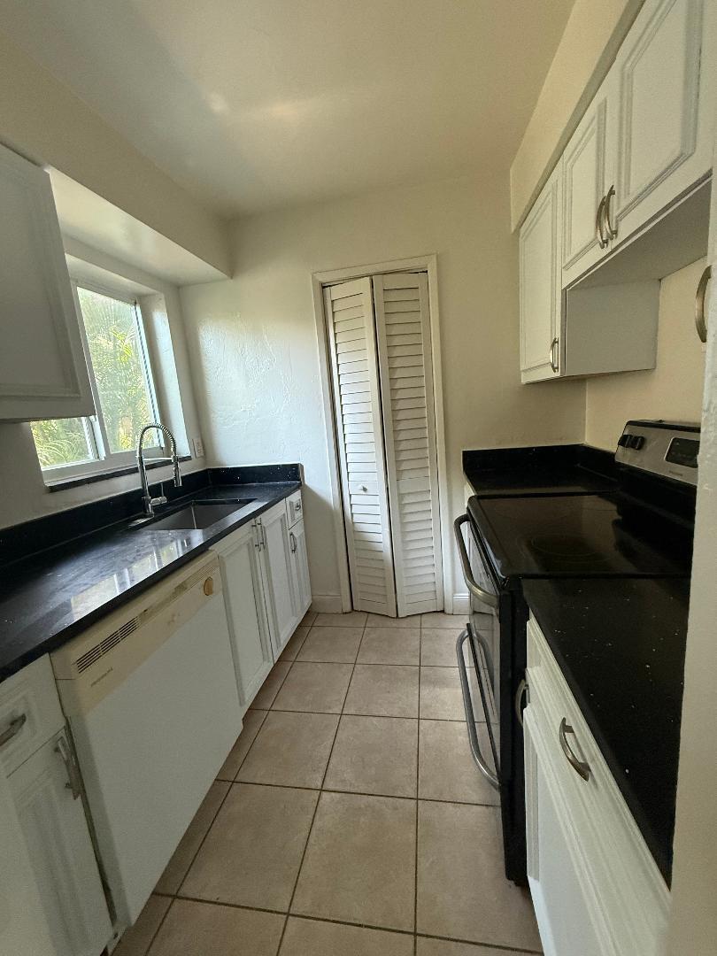 2317 NE 2nd Street # 1, Pompano Beach FL 33062 photo 3