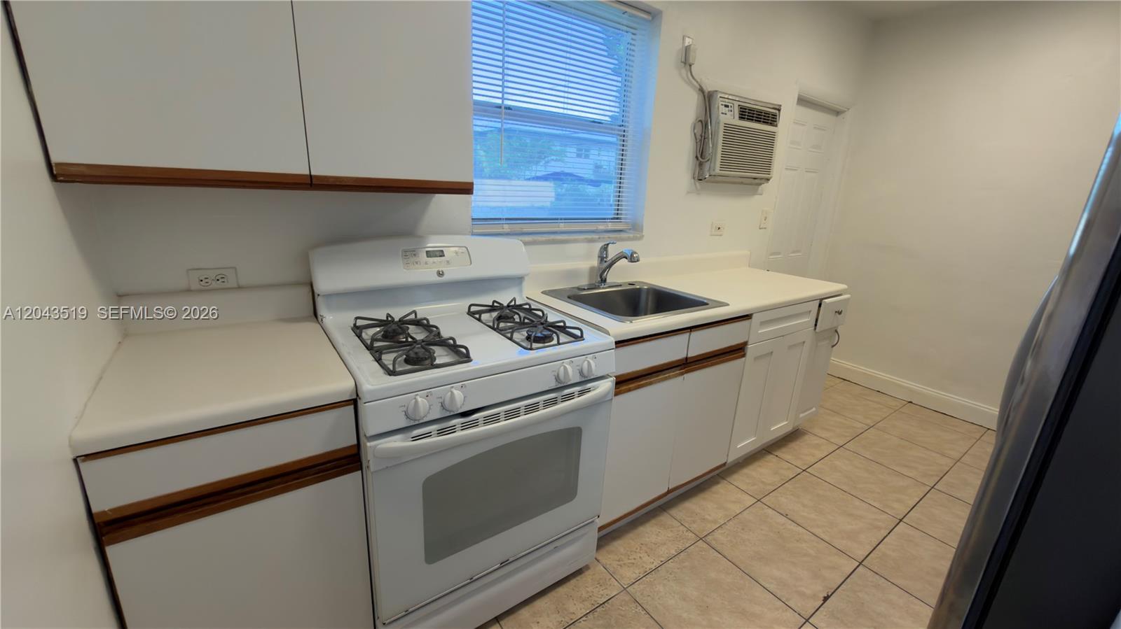 808 84th St # 810, Miami Beach FL 33141 photo 4