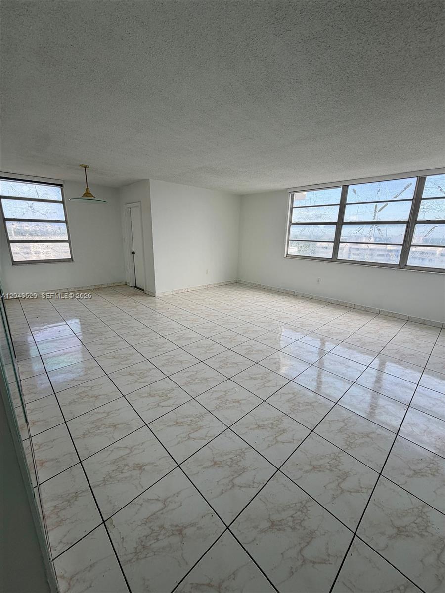 1351 NE Miami Gardens Dr # 1215E, Miami FL 33179