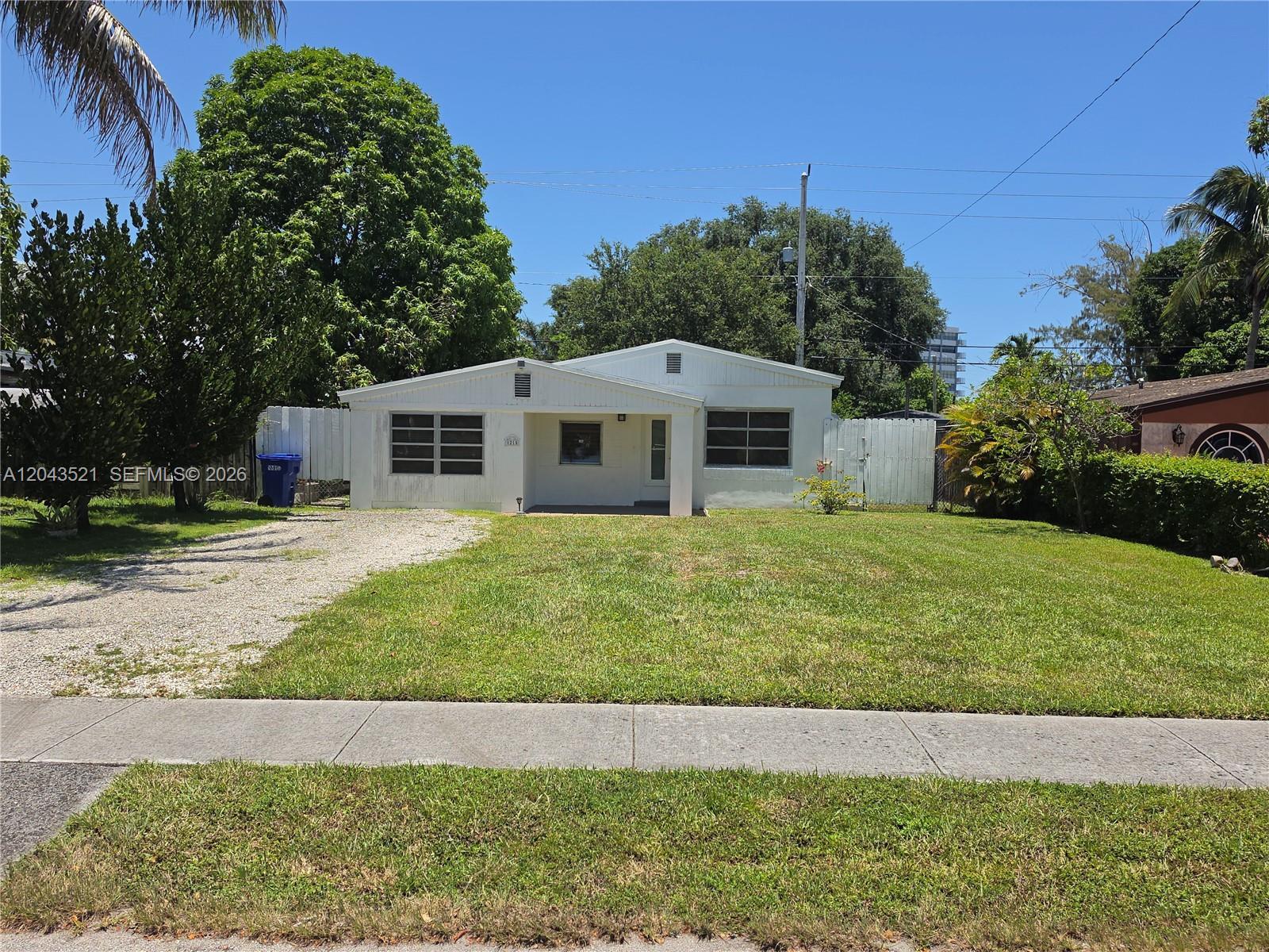 1215 NE 182nd St, North Miami Beach FL 33162 photo 2