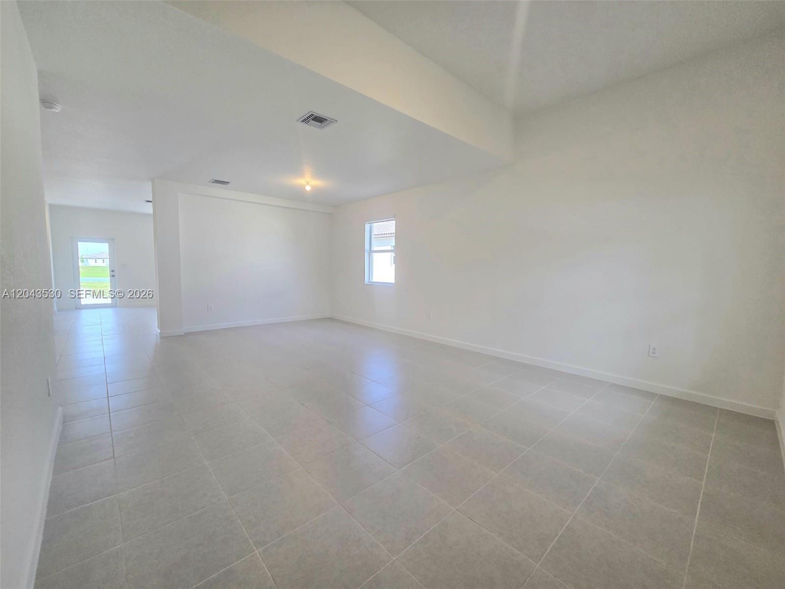 2423 SE 30th St, Homestead FL 33035 photo 2