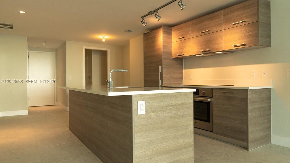 650 NE 32nd St # 1102, Miami FL 33137 photo 4