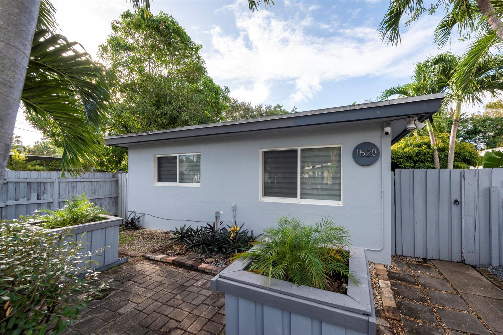 1528 NE 33rd Street # 1, Oakland Park FL 33334 photo 2