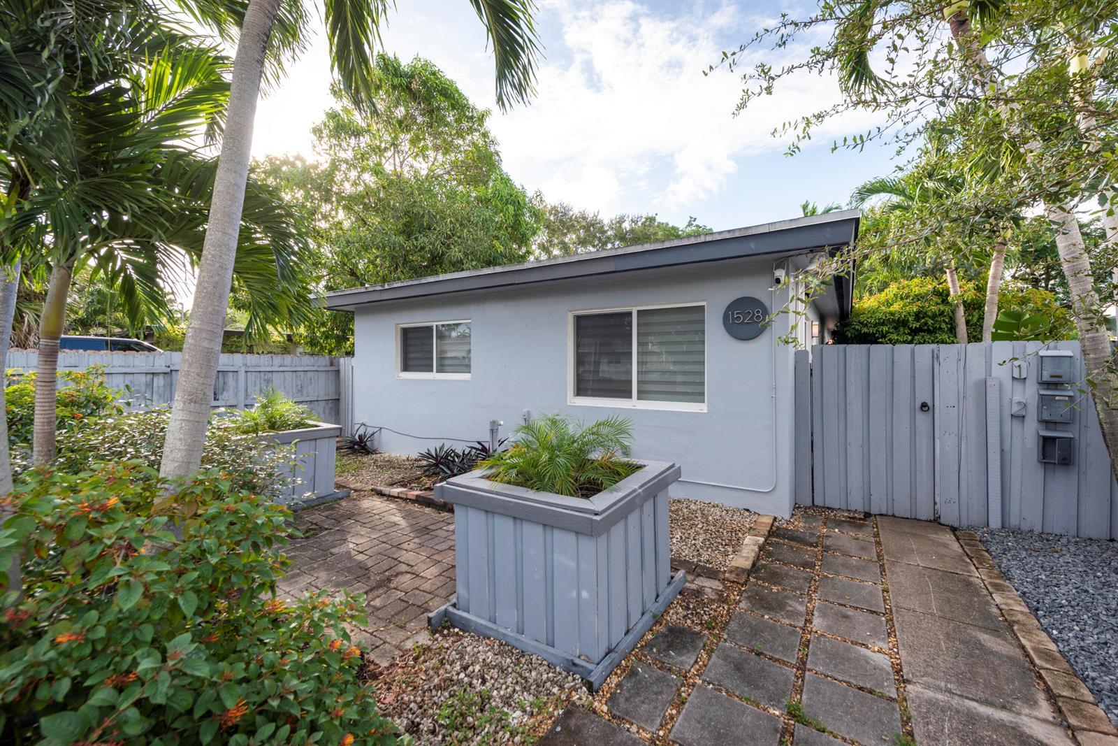 1528 NE 33rd Street # 1, Oakland Park FL 33334