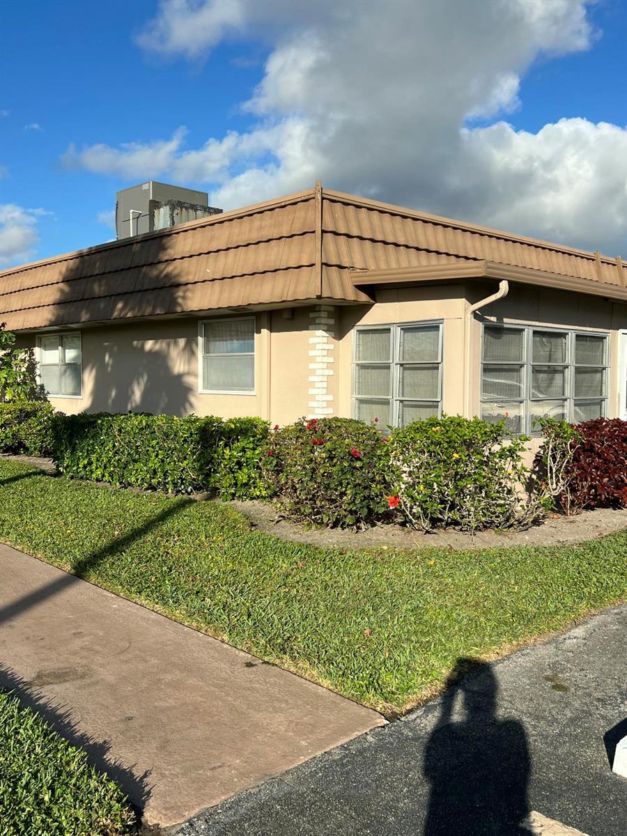 322 Seville Trail N, Delray Beach FL 33446
