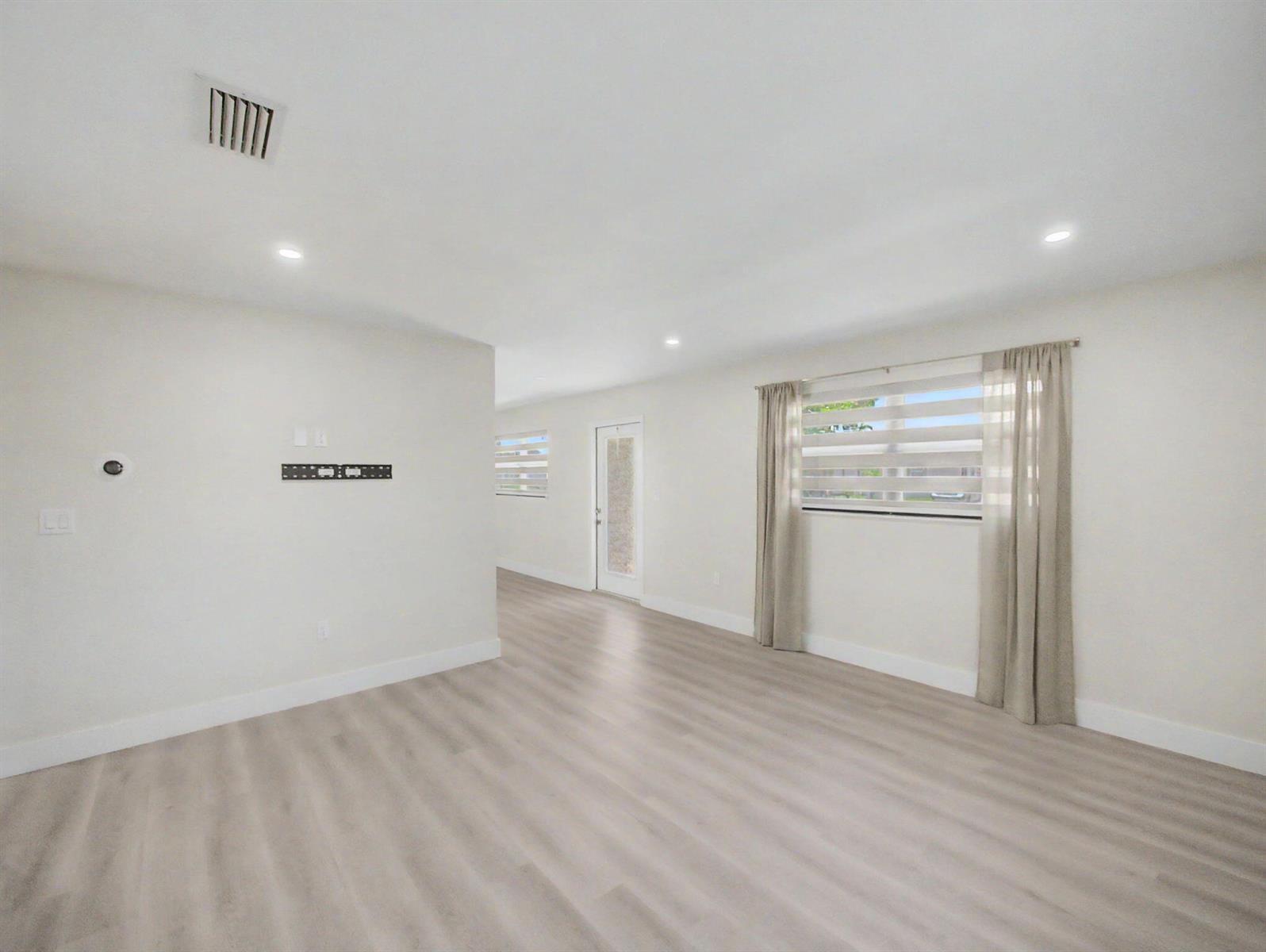 9298 Birmingham Drive, Palm Beach Gardens FL 33410 photo 3
