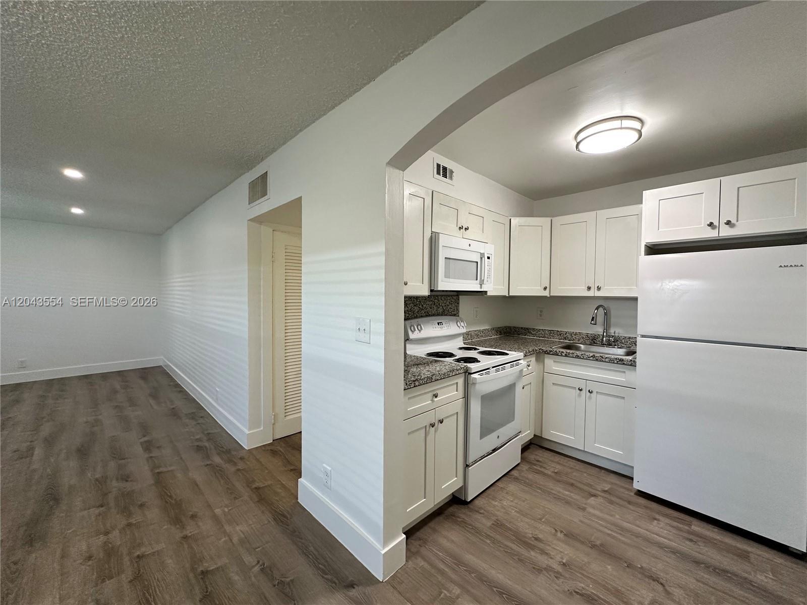 2500 Johnson St # 19, Hollywood FL 33020