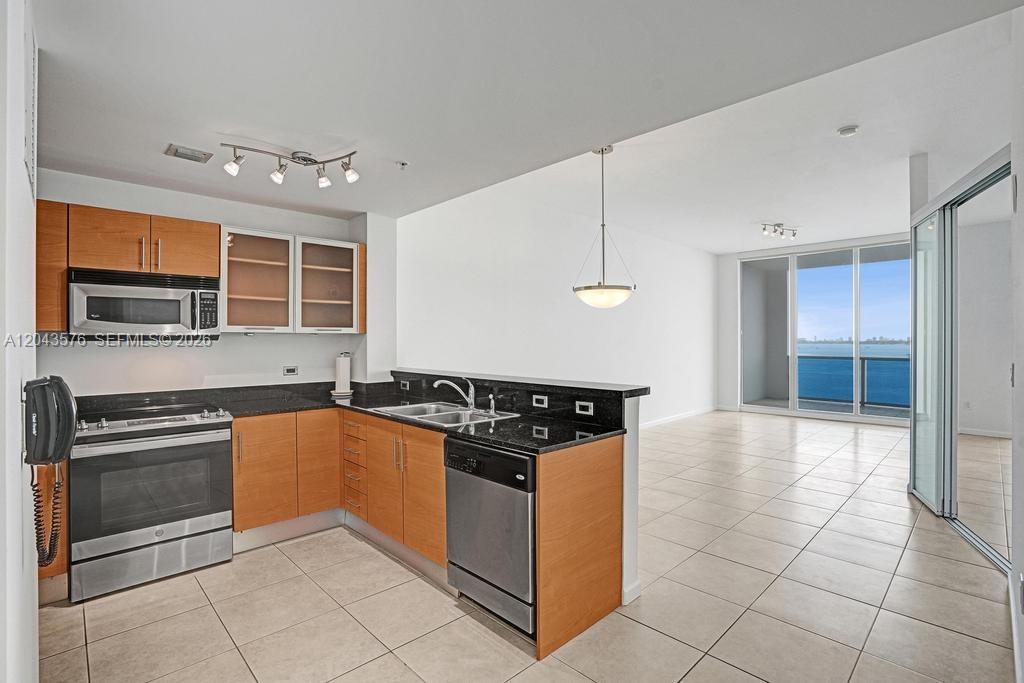 725 NE 22nd St # 8B, Miami FL 33137 photo 2